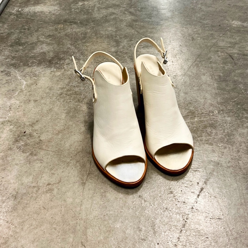 Rag & Bone beautiful white leather shoes gently used 2 times Women size 40 us 10